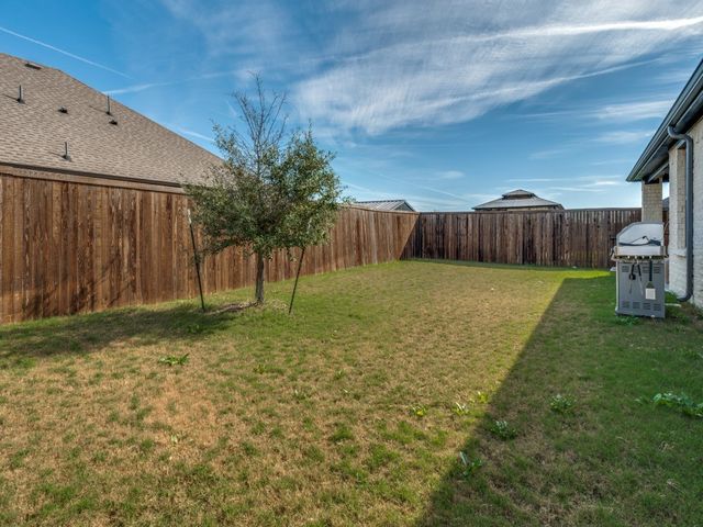 626 Congressional Avenue, Red Oak, TX 75154