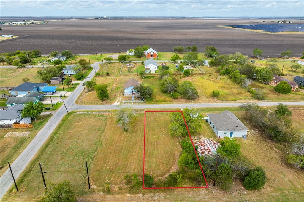 610 Porter St, Taft, TX 78390 — photo 3