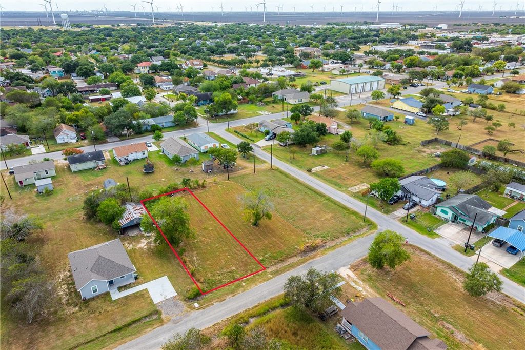 610 Porter St, Taft, TX 78390 — photo 5
