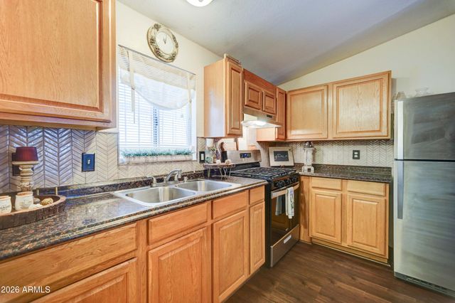 7807 E MAIN Street H-27, Mesa, AZ 85207