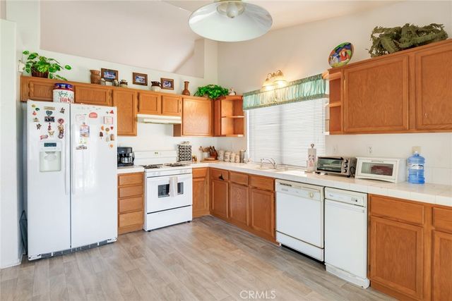 2944 Hampton Avenue, Hemet, CA 92545