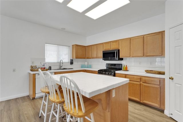 13446 Dover Lane, Victorville, CA 92392