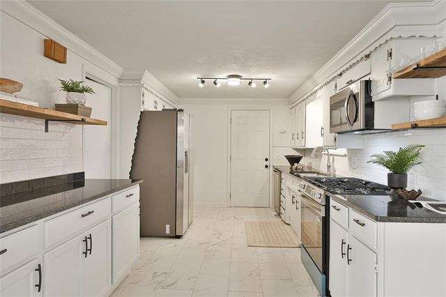 6204 S McKinley Avenue, Oklahoma City, OK 73139