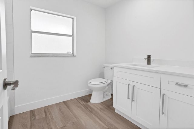 7841 NW 46 Street, Lauderhill, FL 33351