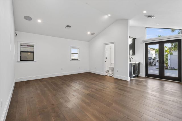 105 W Tarpon Lane, Jupiter, FL 33477