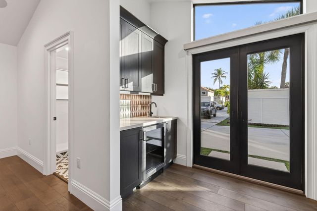 105 W Tarpon Lane, Jupiter, FL 33477