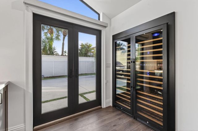 105 W Tarpon Lane, Jupiter, FL 33477