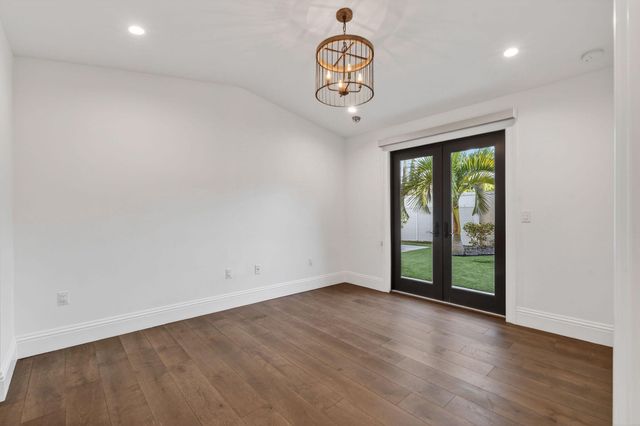 105 W Tarpon Lane, Jupiter, FL 33477