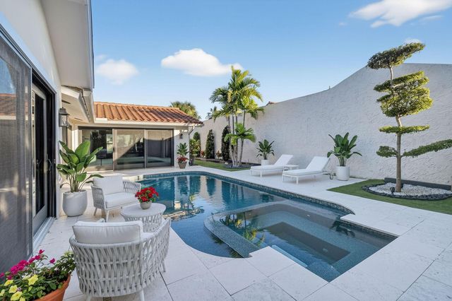 105 W Tarpon Lane, Jupiter, FL 33477