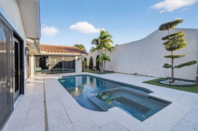 105 W Tarpon Lane, Jupiter, FL 33477