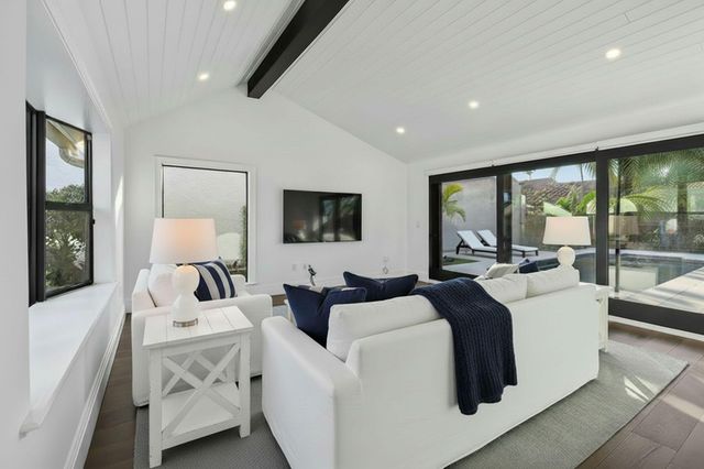 105 W Tarpon Lane, Jupiter, FL 33477