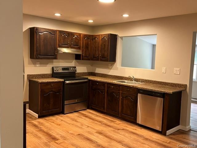 7 Koren Lane, Middle Island, NY 11953