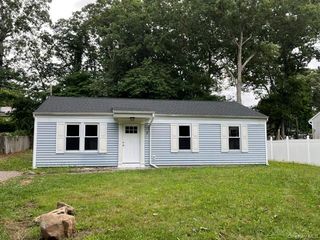 7 Koren Lane, Middle Island, NY 11953