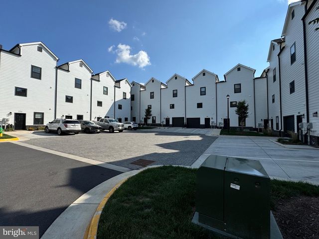 210 E PICCADILLY ST, Winchester, VA 22601