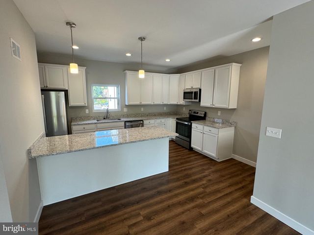 210 E PICCADILLY ST, Winchester, VA 22601