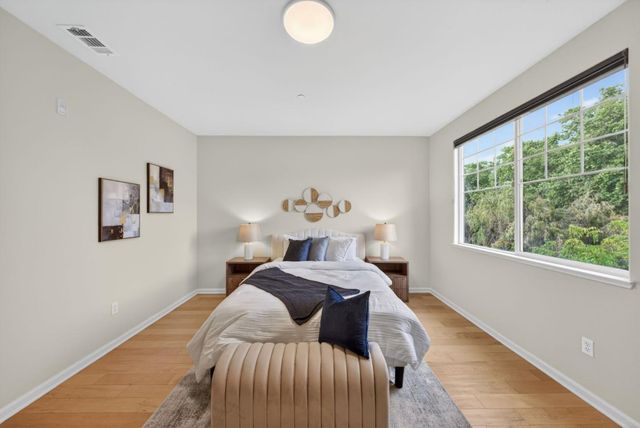 650 Almaden Walk Loop, San Jose, CA 95125