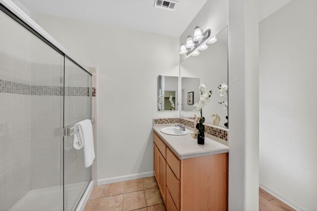 650 Almaden Walk Loop, San Jose, CA 95125