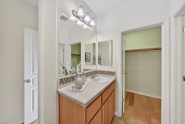 650 Almaden Walk Loop, San Jose, CA 95125