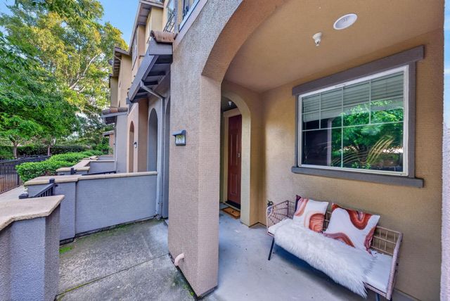 650 Almaden Walk Loop, San Jose, CA 95125