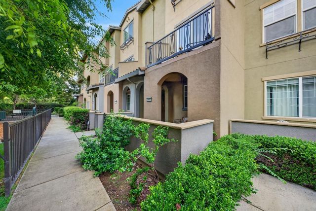 650 Almaden Walk Loop, San Jose, CA 95125