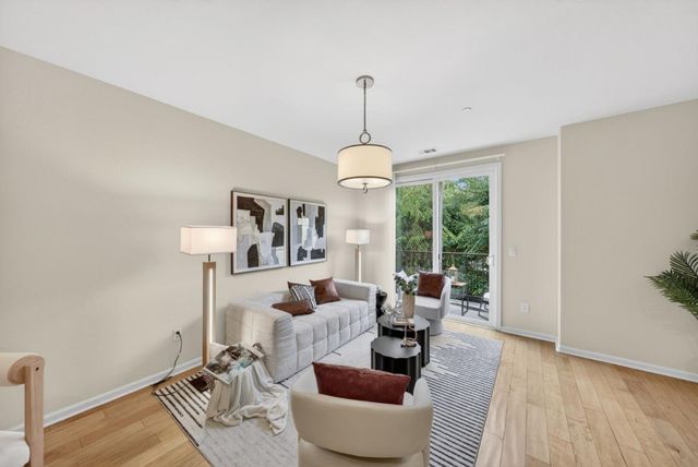 650 Almaden Walk Loop, San Jose, CA 95125