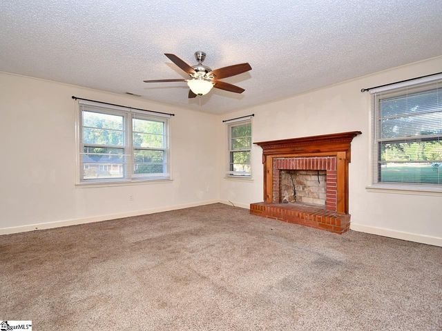 239 Eastbrook Drive, Woodruff, SC 29388