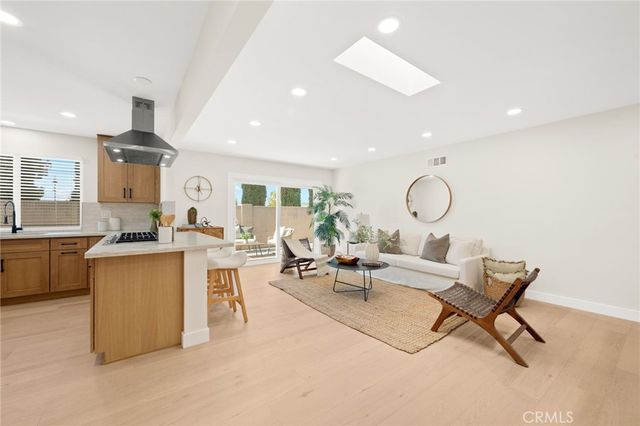 2201 E Oakmont, Orange, CA 92867