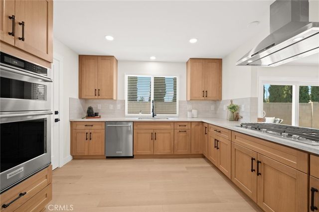 2201 E Oakmont, Orange, CA 92867