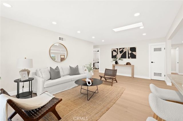 2201 E Oakmont, Orange, CA 92867