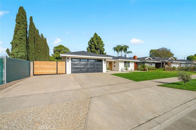 2201 E Oakmont, Orange, CA 92867