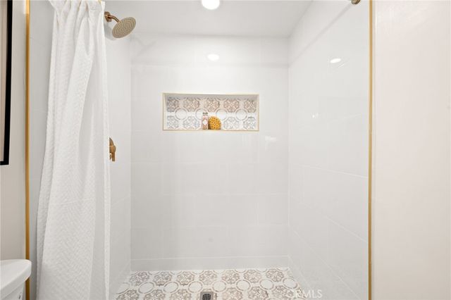 2201 E Oakmont, Orange, CA 92867