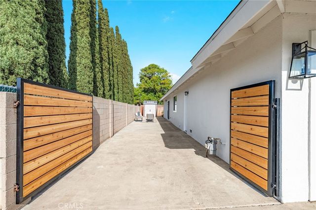 2201 E Oakmont, Orange, CA 92867