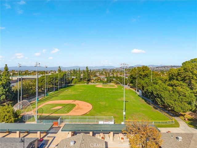 2201 E Oakmont, Orange, CA 92867