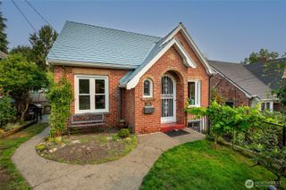 334 NE 57th Street, Seattle, WA 98105
