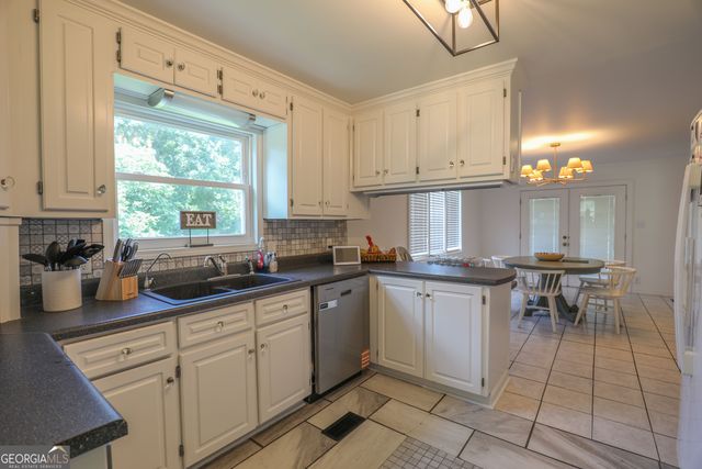 146 E Lakeview Drive NE, Milledgeville, GA 31061