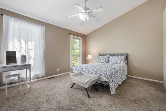 121 Golfview Drive, Glendale Heights, IL 60139