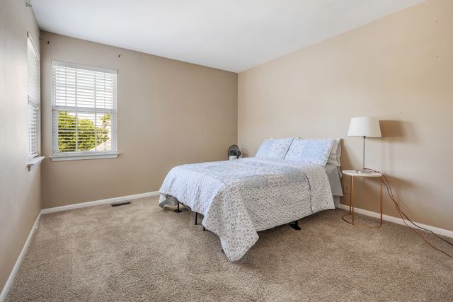 121 Golfview Drive, Glendale Heights, IL 60139