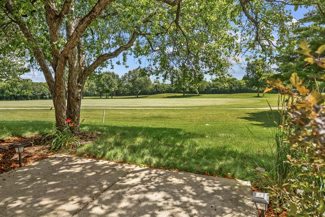 121 Golfview Drive, Glendale Heights, IL 60139