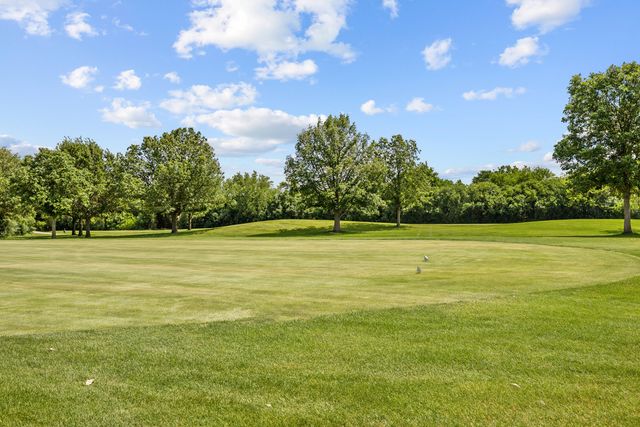 121 Golfview Drive, Glendale Heights, IL 60139