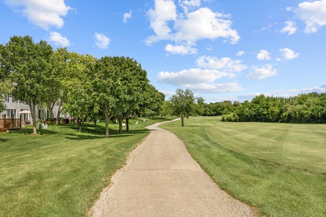 121 Golfview Drive, Glendale Heights, IL 60139