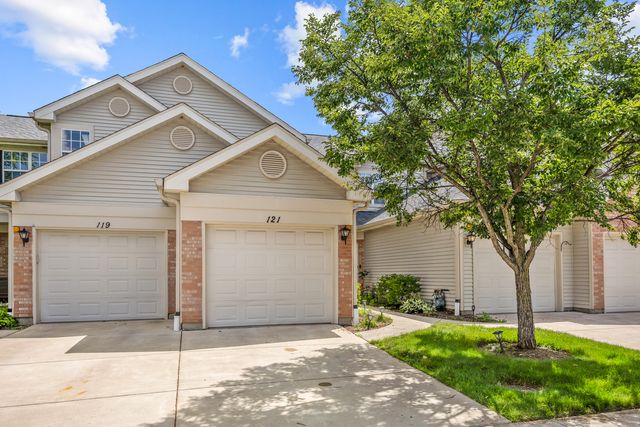 121 Golfview Drive, Glendale Heights, IL 60139