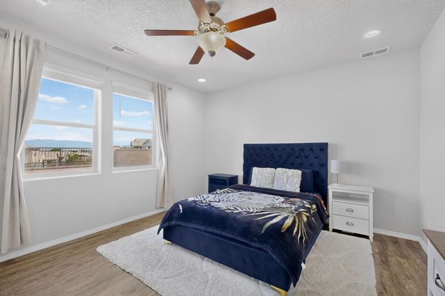 1729 Valle Vista Road NW, Los Lunas, NM 87031