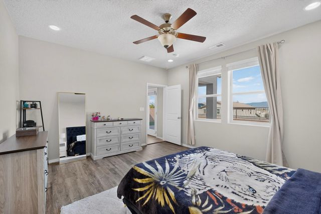1729 Valle Vista Road NW, Los Lunas, NM 87031