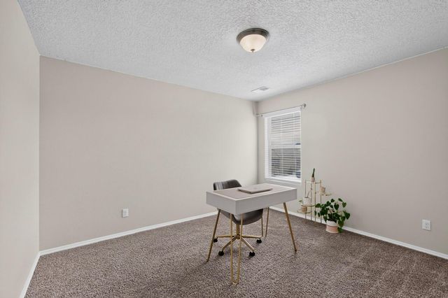 1729 Valle Vista Road NW, Los Lunas, NM 87031