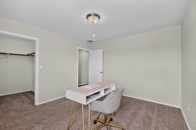 1729 Valle Vista Road NW, Los Lunas, NM 87031