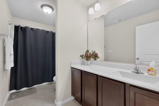 1729 Valle Vista Road NW, Los Lunas, NM 87031