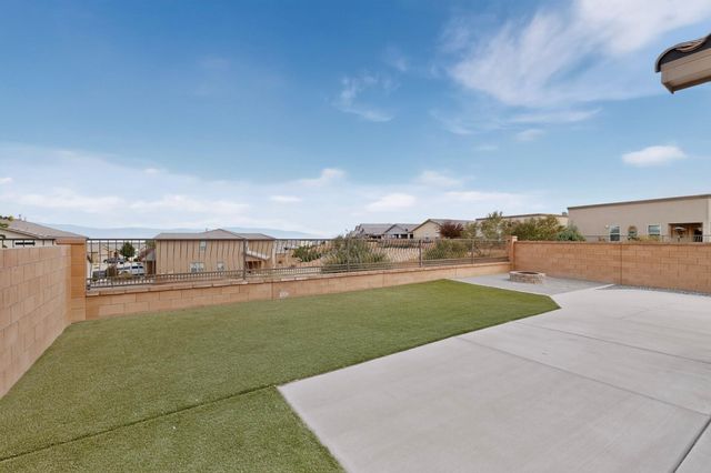 1729 Valle Vista Road NW, Los Lunas, NM 87031