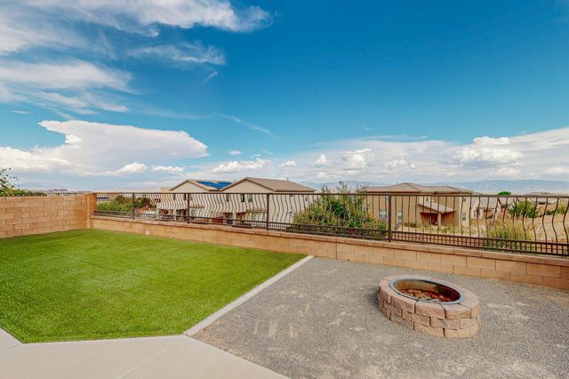 1729 Valle Vista Road NW, Los Lunas, NM 87031