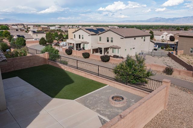1729 Valle Vista Road NW, Los Lunas, NM 87031
