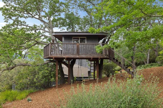 120 Deer Meadow Lane, Portola Valley, CA 94028